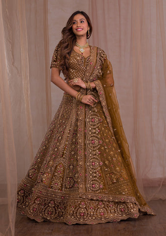 Mehndi lehenga inspo for bride or her sisters/ cousins | Designer dresses  elegant, Modern indian dress, Pakistani wedding outfits